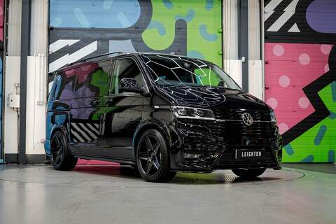 Volkswagen Transporter T6.1 T32 SWB 2.0BiTDI 204PS DSG 4MOTION Kombi LV-R  Pack Deep Black Pearl - N5986