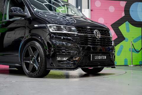 Volkswagen Transporter T6.1 T32 SWB 2.0BiTDI 204PS DSG 4MOTION Kombi LV-R  Pack Deep Black Pearl - N5986