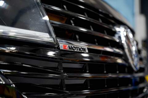 Volkswagen Transporter T6.1 T32 SWB 2.0BiTDI 204PS DSG 4MOTION Kombi LV-R  Pack Deep Black Pearl - N5986