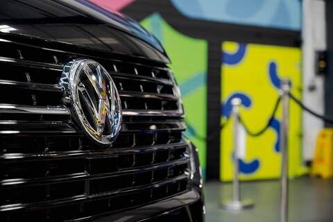 Volkswagen Transporter T6.1 T32 SWB 2.0BiTDI 204PS DSG 4MOTION Kombi LV-R  Pack Deep Black Pearl - N5986