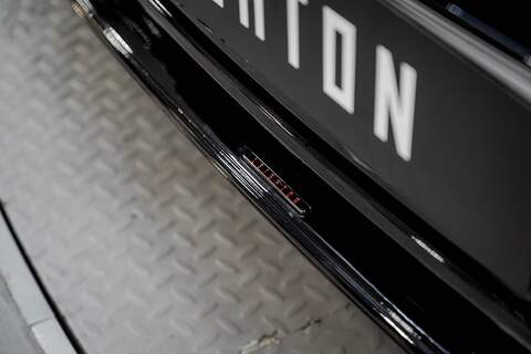 Volkswagen Transporter T6.1 T32 SWB 2.0BiTDI 204PS DSG 4MOTION Kombi LV-R  Pack Deep Black Pearl - N5986