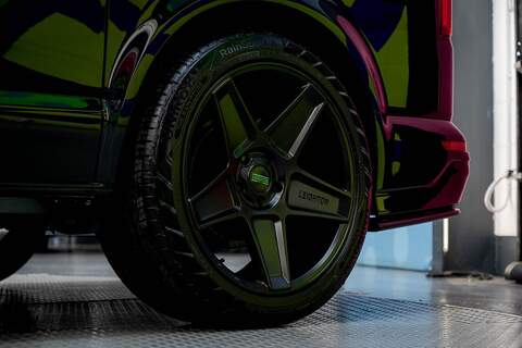 Volkswagen Transporter T6.1 T32 SWB 2.0BiTDI 204PS DSG 4MOTION Kombi LV-R  Pack Deep Black Pearl - N5986