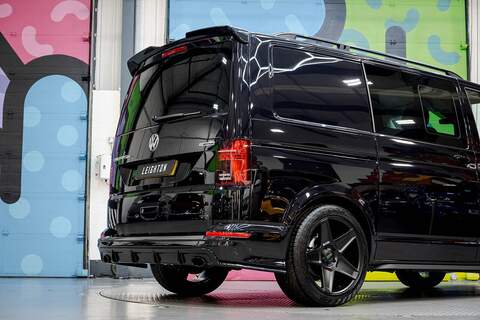 Volkswagen Transporter T6.1 T32 SWB 2.0BiTDI 204PS DSG 4MOTION Kombi LV-R  Pack Deep Black Pearl - N5986