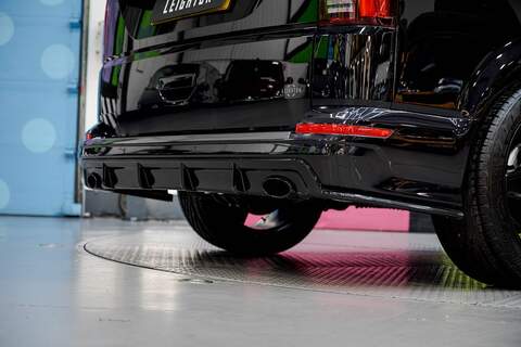 Volkswagen Transporter T6.1 T32 SWB 2.0BiTDI 204PS DSG 4MOTION Kombi LV-R  Pack Deep Black Pearl - N5986