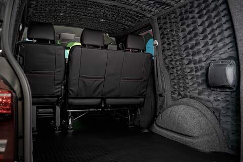 Volkswagen Transporter T6.1 T32 SWB 2.0BiTDI 204PS DSG 4MOTION Kombi LV-R  Pack Deep Black Pearl - N5986