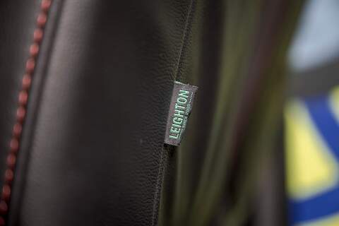 Volkswagen Transporter T6.1 T32 SWB 2.0BiTDI 204PS DSG 4MOTION Kombi LV-R  Pack Deep Black Pearl - N5986