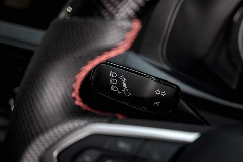 Volkswagen Transporter T6.1 T32 SWB 2.0BiTDI 204PS DSG 4MOTION Kombi LV-R  Pack Deep Black Pearl - N5986