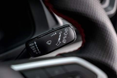 Volkswagen Transporter T6.1 T32 SWB 2.0BiTDI 204PS DSG 4MOTION Kombi LV-R  Pack Deep Black Pearl - N5986