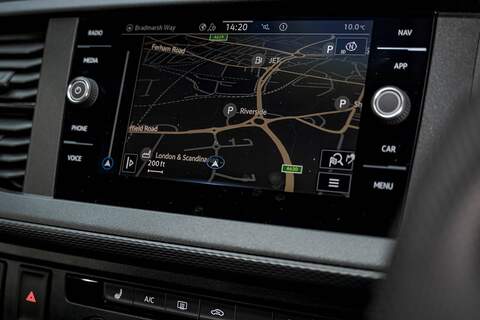 Volkswagen Transporter T6.1 T32 SWB 2.0BiTDI 204PS DSG 4MOTION Kombi LV-R  Pack Deep Black Pearl - N5986