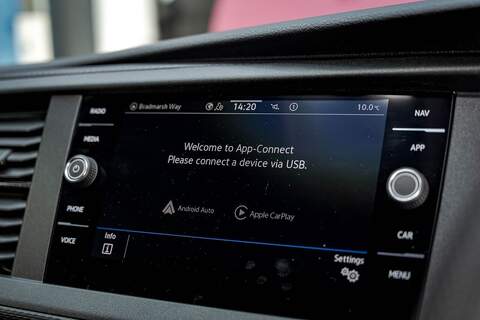 Volkswagen Transporter T6.1 T32 SWB 2.0BiTDI 204PS DSG 4MOTION Kombi LV-R  Pack Deep Black Pearl - N5986