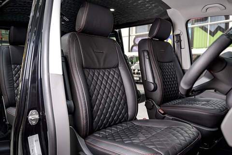 Volkswagen Transporter T6.1 T32 SWB 2.0BiTDI 204PS DSG 4MOTION Kombi LV-R  Pack Deep Black Pearl - N5986