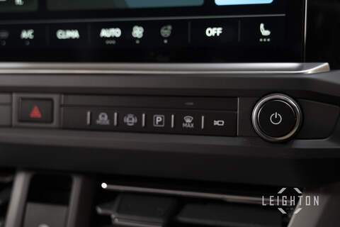 Volkswagen Transporter 2.0 T32 150ps 4M Auto Diesel Kombi SWB - N60000