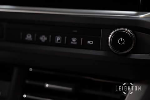 Volkswagen Transporter 2.0 T32 150ps 4M Auto Diesel SWB - N60031