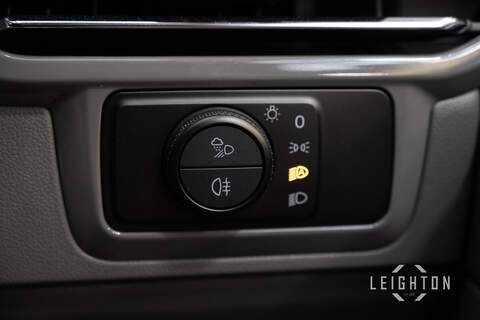 Volkswagen Transporter 2.0 T32 150ps 4M Auto Diesel SWB - N60031