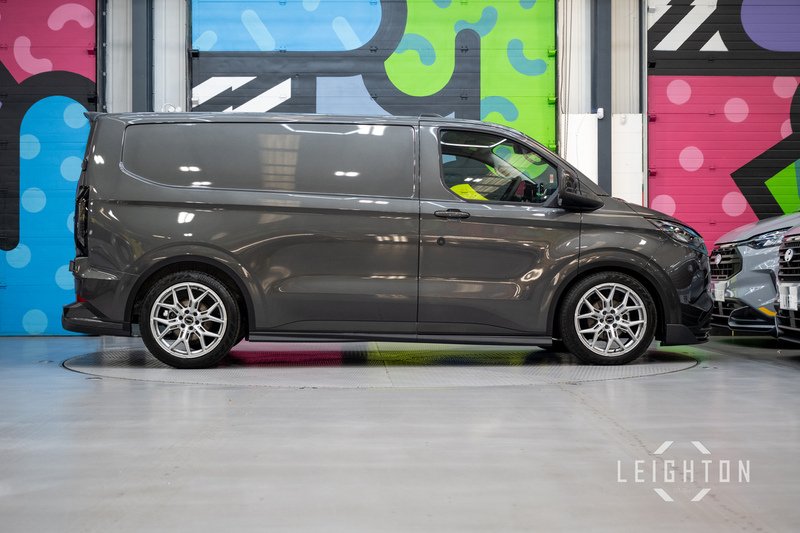 Ford Transit Custom 2.5 320 232ps Auto PHEV panel Van L1 - N5633