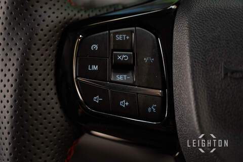 Ford Transit Custom 2.5 320 232ps Auto PHEV panel Van L1 - N5633