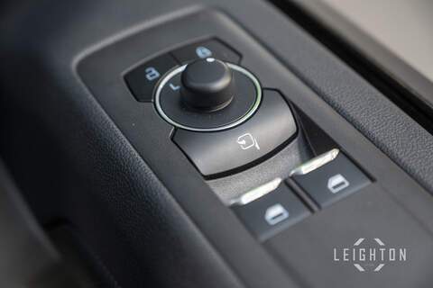 Ford Transit Custom 2.5 320 232ps PHEV Auto Panel Van L2 - N5722