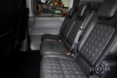 Volkswagen Transporter 2.0 T32 170ps Auto Diesel Kombi SWB - N6007
