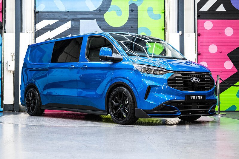Ford Transit Custom 320 EcoBlue Limited Auto 170ps Double Cab L2 H1 Euro 6 LV-RF™ Pack