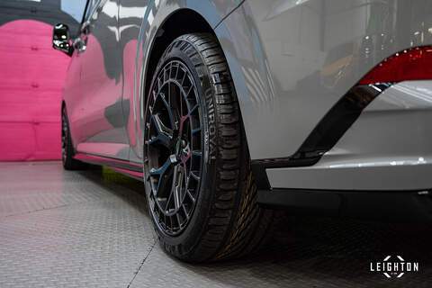 Volkswagen Transporter 2.0 T32 Diesel 150PS Auto 4MOTION Panel Van LWB - N5094