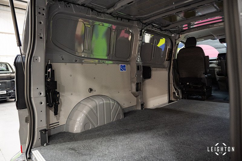 Volkswagen Transporter 2.0 - Large 28