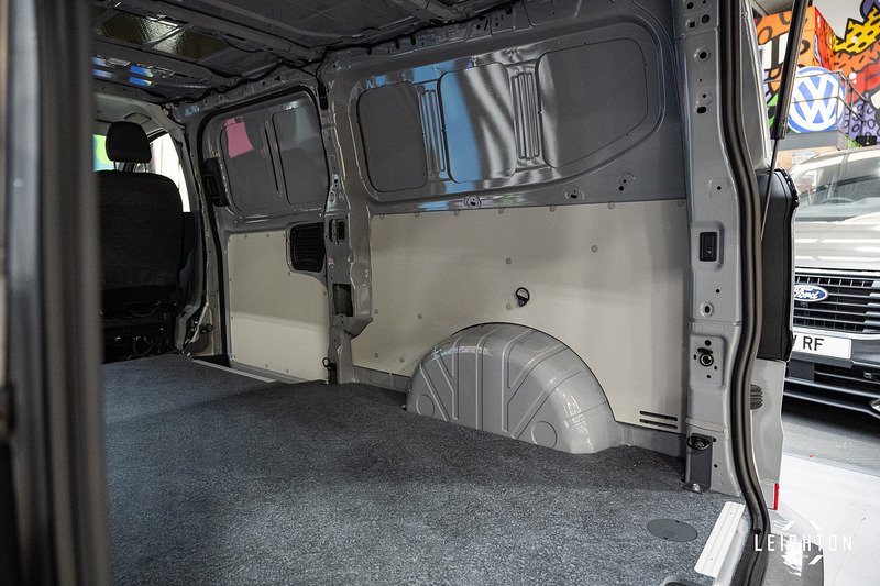 Volkswagen Transporter 2.0 - Large 29