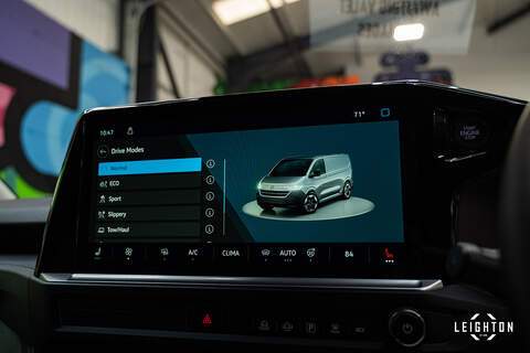 Volkswagen Transporter 2.0 T32 Diesel 150PS Auto 4MOTION Panel Van LWB - N5094