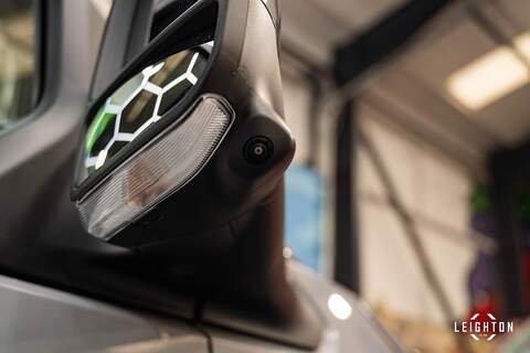 Volkswagen Transporter 2.0 T32 Diesel 150PS Auto 4MOTION Panel Van LWB - N5096