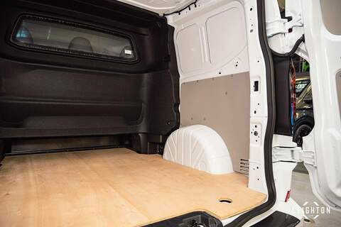 Volkswagen Transporter 2.0 T32 Diesel 150ps Manual Kombi SWB - N5104