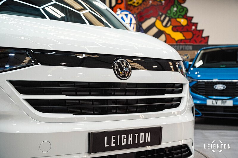 Volkswagen Transporter 2.0 - Large 10