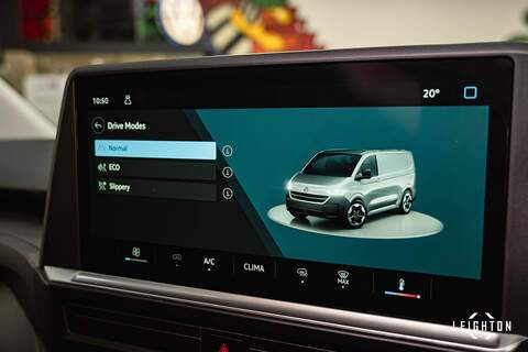 Volkswagen Transporter 2.0 T32 Diesel 150ps Manual Kombi SWB - N5104