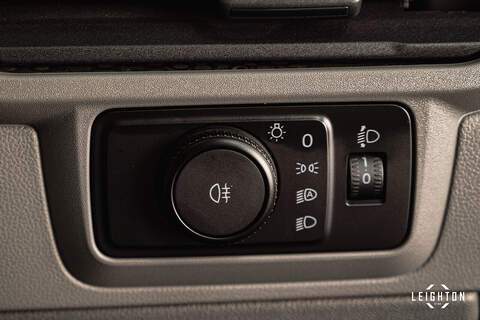 Volkswagen Transporter 2.0 T32 Diesel 150ps Manual Kombi SWB - N5104