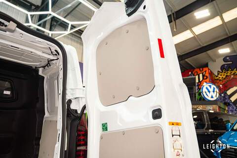 Volkswagen Transporter 2.0 T32 Diesel 150ps Manual Kombi SWB - N5104