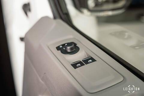 Volkswagen Transporter 2.0 T32 Diesel 150ps Manual Kombi SWB - N5104