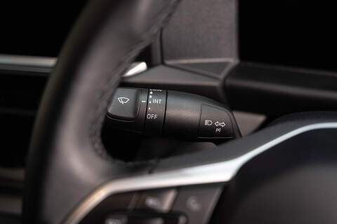 Volkswagen Transporter 2.0 T28 Diesel 110PS Manual Kombi SWB - N5109