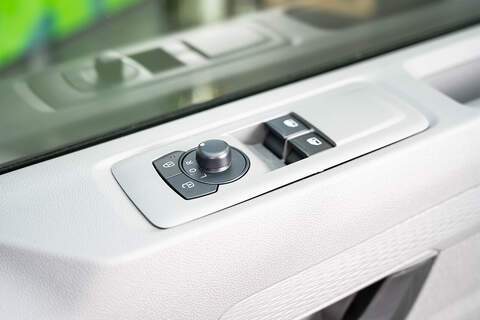 Volkswagen Transporter 2.0 T28 Diesel 110PS Manual Kombi SWB - N5109