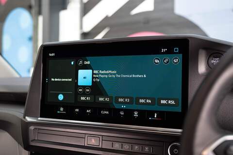 Volkswagen Transporter 2.0 T28 Diesel 110PS Manual Kombi SWB - N5109