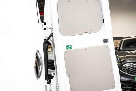 Volkswagen Transporter 2.0 T28 Diesel 110PS Manual Kombi Van SWB - N5106