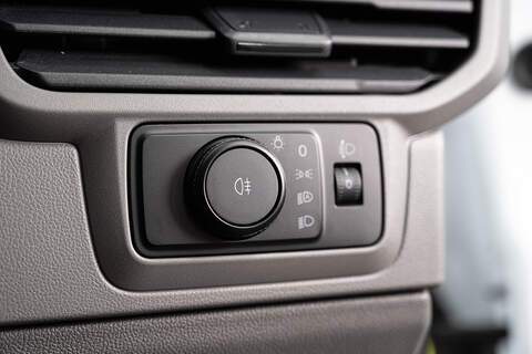 Volkswagen Transporter 2.0 T28 Diesel 110PS Manual Kombi Van SWB - N5106