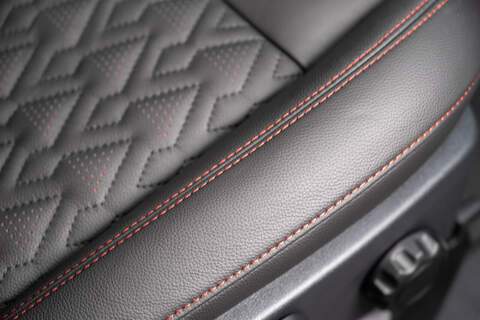 Volkswagen Transporter 2.0 T28 Diesel 110PS Manual Kombi Van SWB - N5106