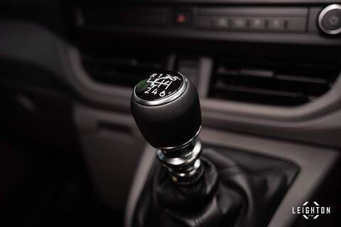 Volkswagen Transporter 2.0 T28 Diesel 110PS Manual Kombi Van SWB - N5103