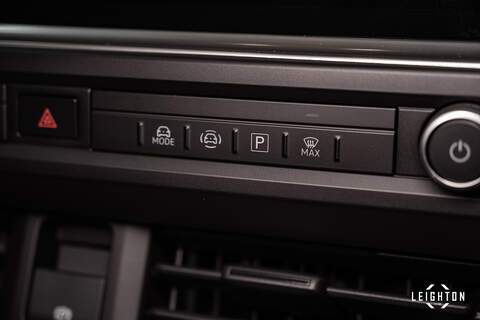 Volkswagen Transporter 2.0 T28 Diesel 110PS Manual Kombi Van SWB - N5103