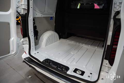 Volkswagen Transporter 2.0 T28 Diesel 110PS Manual Kombi Van SWB - N5103