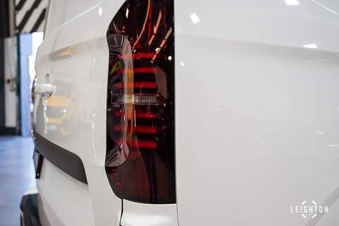 Volkswagen Transporter 2.0 T28 Diesel 110PS Manual Kombi Van SWB - N5103