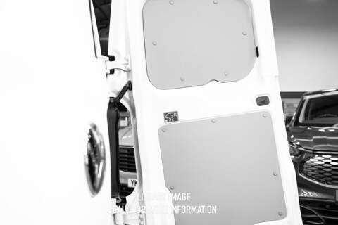 Volkswagen Transporter 2.0 T32 150ps Auto 4Motion Panel Van LWB - N5133