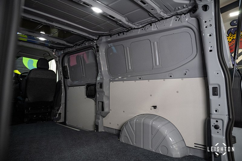 Volkswagen Transporter 2.0 - Large 24
