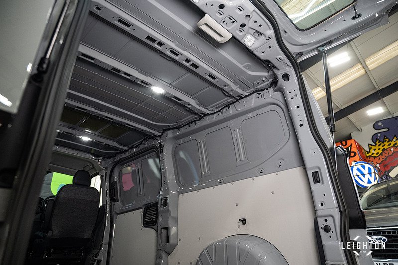 Volkswagen Transporter 2.0 - Large 25