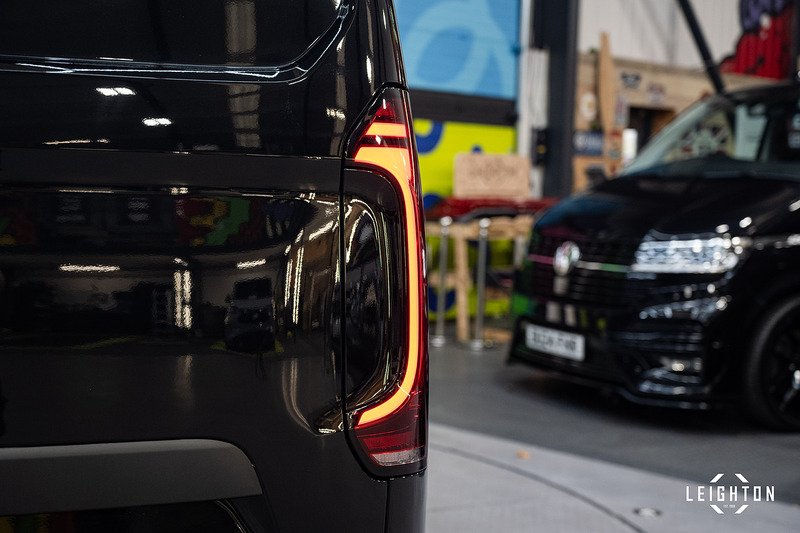 Volkswagen Transporter 2.0 - Large 11