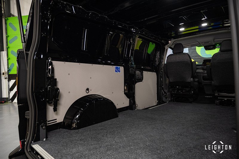 Volkswagen Transporter 2.0 - Large 14