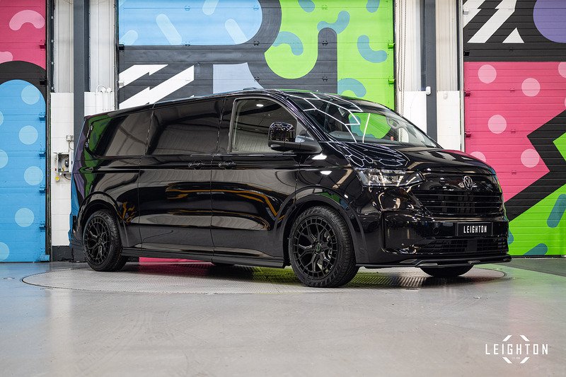 Volkswagen Transporter T7 T32 LWB 2.0BiTDI 150PS AUTO 4MOTION Panel Van LV-R Pack Midnight Black